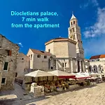 Charming Ana In The Heart Of * Split
