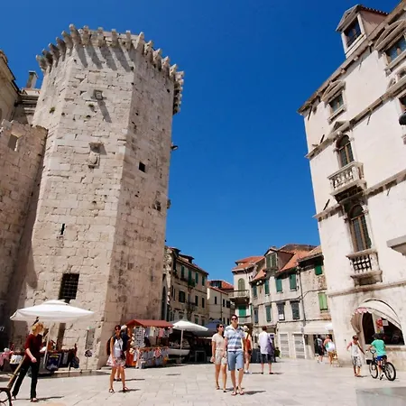 Charming Ana In The Heart Of Apartmán Split